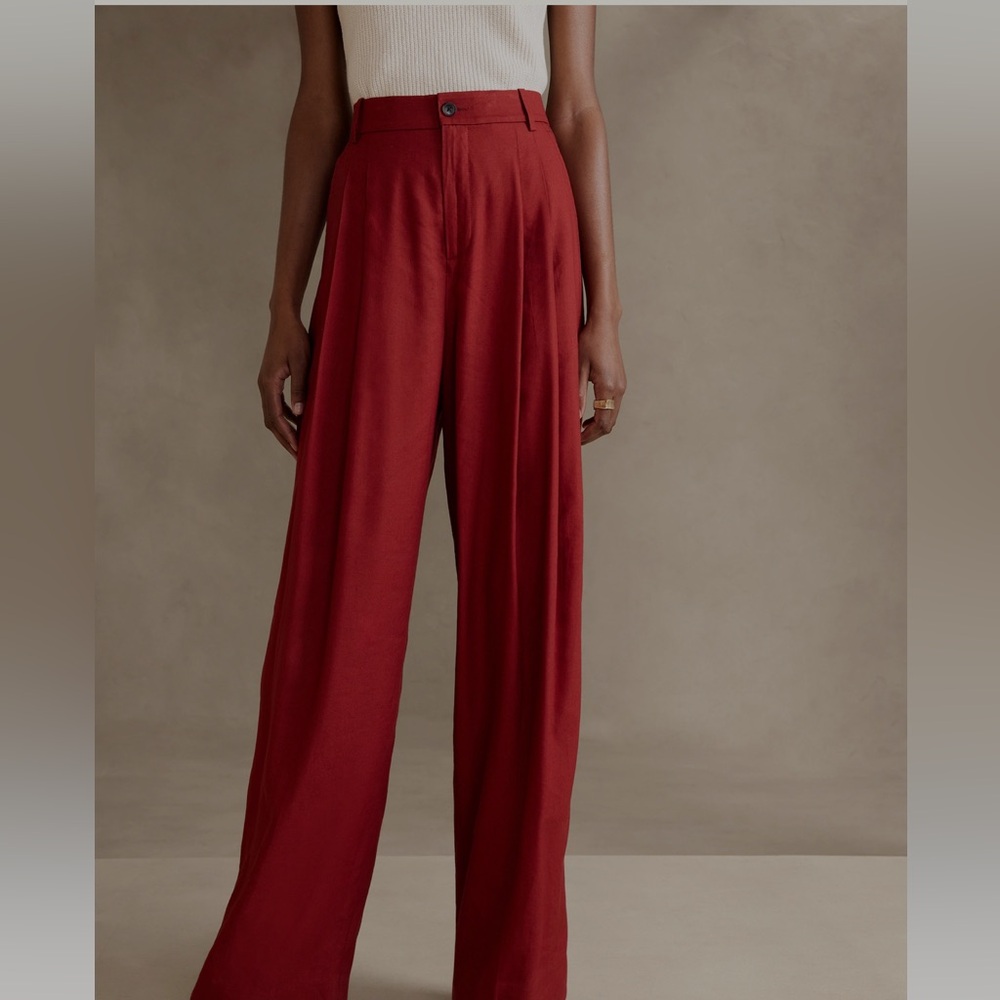 NWT Banana Republic Red Linen Trousers . US 6
